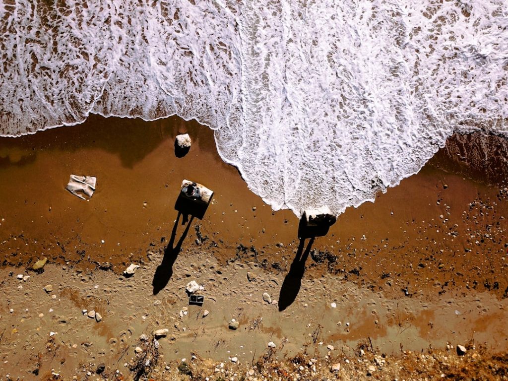 ドローンAIが海洋プラスチック汚染を自動追跡