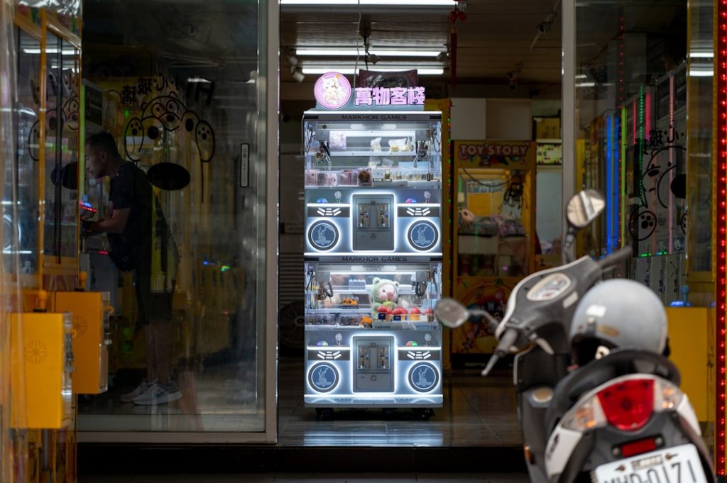 AIロボット搭載の屋外広告ネットワーク自動化