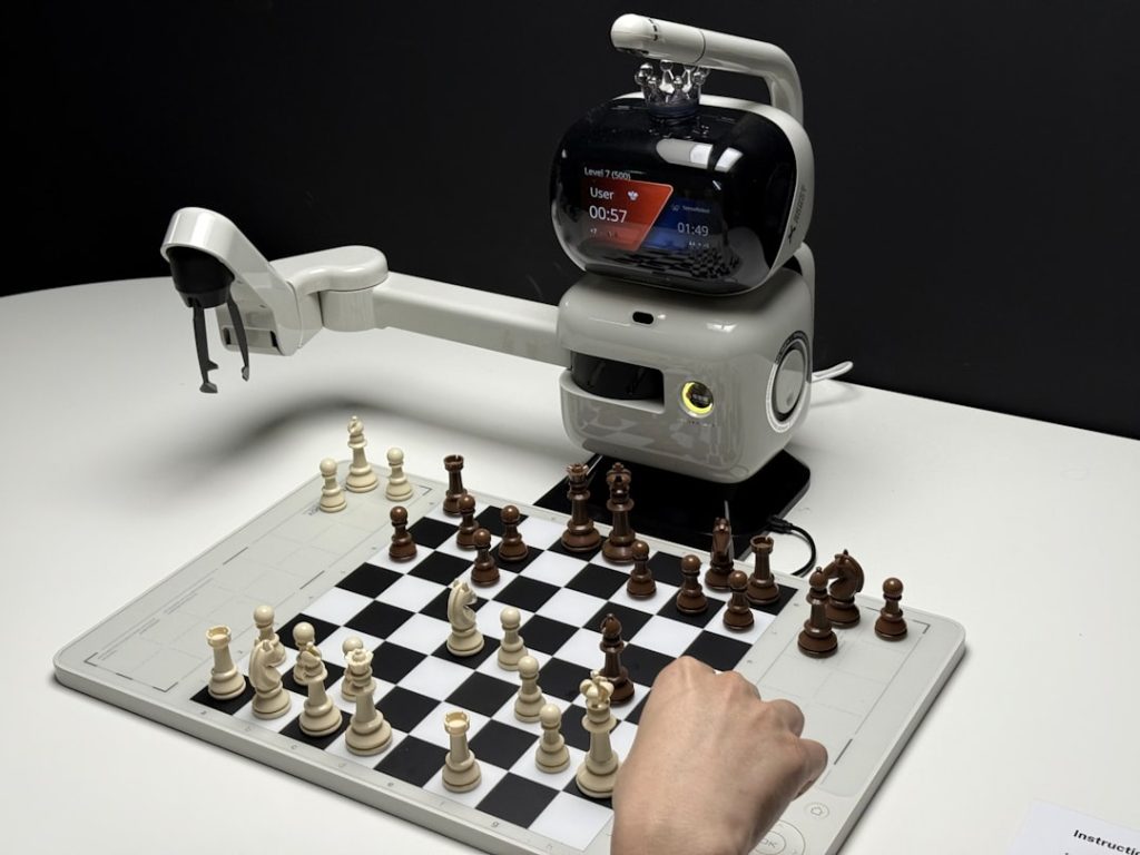 PSYONIC×ABB、触覚センサーでロボットハンドに人間らしい器用さ