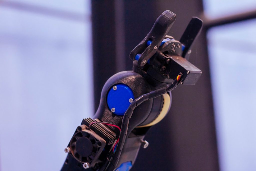 物理AIロボット：実装型自動化システムの最新展開