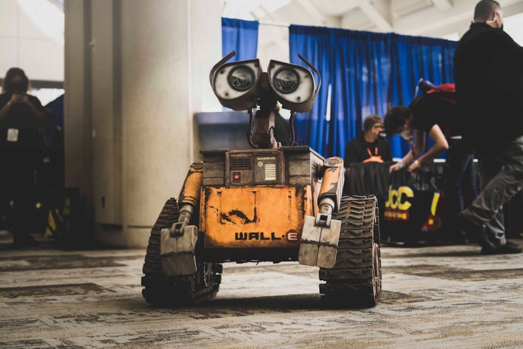 Pudu Robotics、ダボス発表の配送ロボが日常生活実装へ