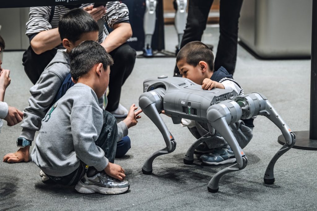 中国が世界初のヒューマノイドロボット量産化、産業用ロボの競争図式が激変