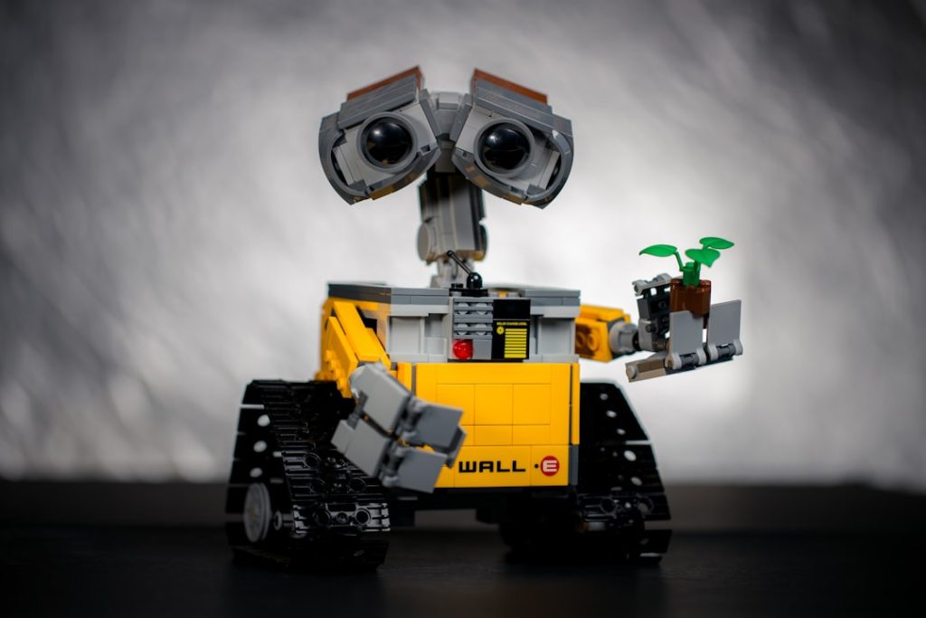 イグス、産業用ロボット向けエネルギーチェーンで600度回転に対応